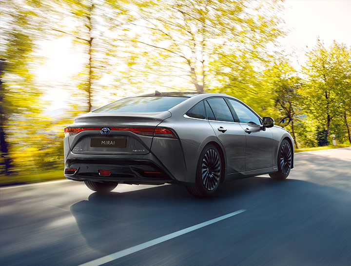 Grauer Toyota Mirai Wasserstoff Wagen